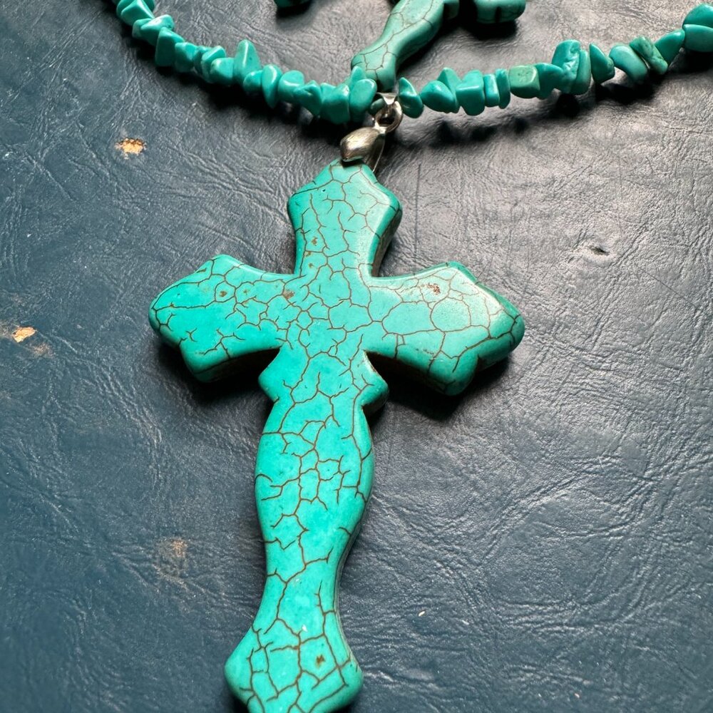 two necklaces and earrings: Turquoise Chips  & Faux Turquoise - Picture 5 of 12
